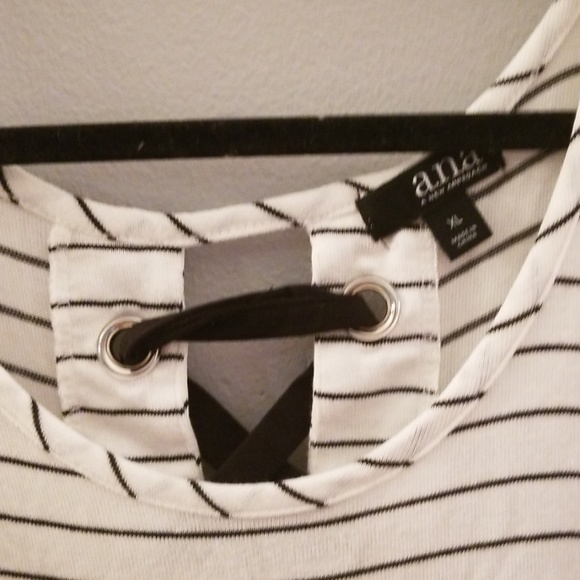 💝5 for $30💝NWOT striped sweater with lace up - Picture 2 of 3